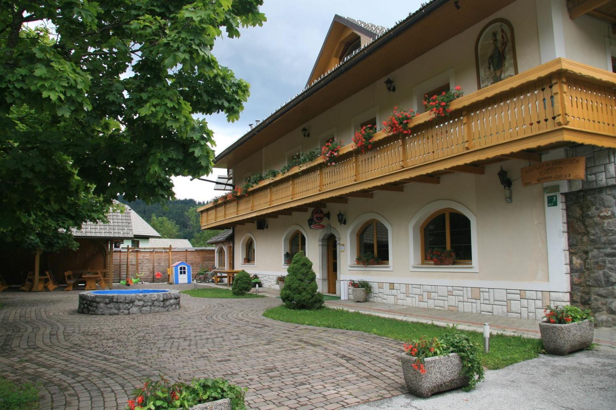 Guest House Kveder Skofja Loka Exterior photo